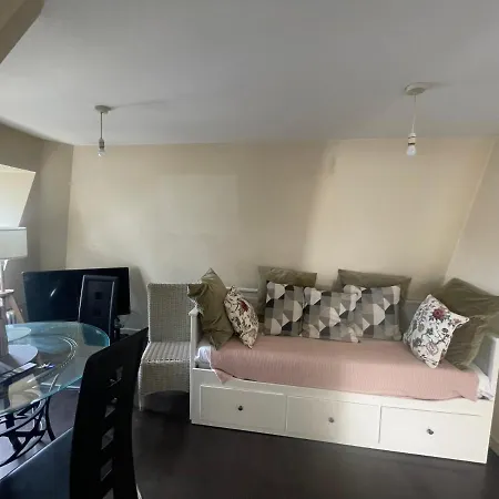 Regent Apartment